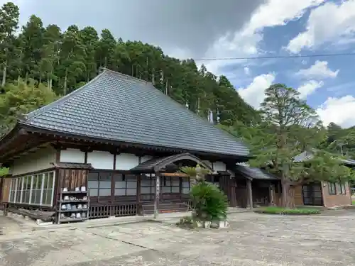 三島寺の本殿・本堂