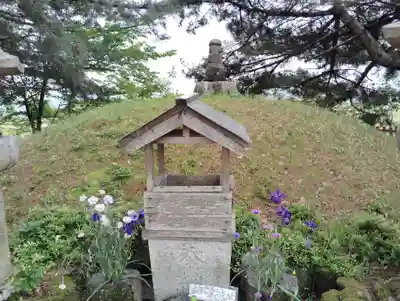 祠(清水宗治公供養塔)(岡山県)