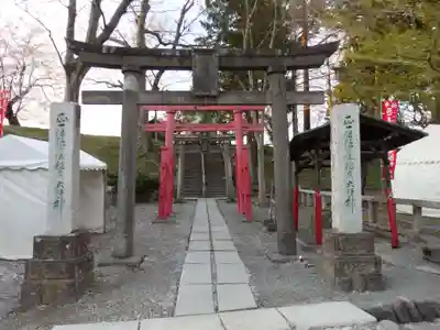 鶴ケ城稲荷神社の本殿・本堂
