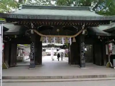 大宮八幡宮の山門・神門
