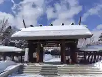 札幌護國神社の山門・神門