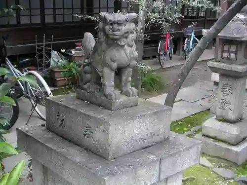 出雲路幸神社の狛犬