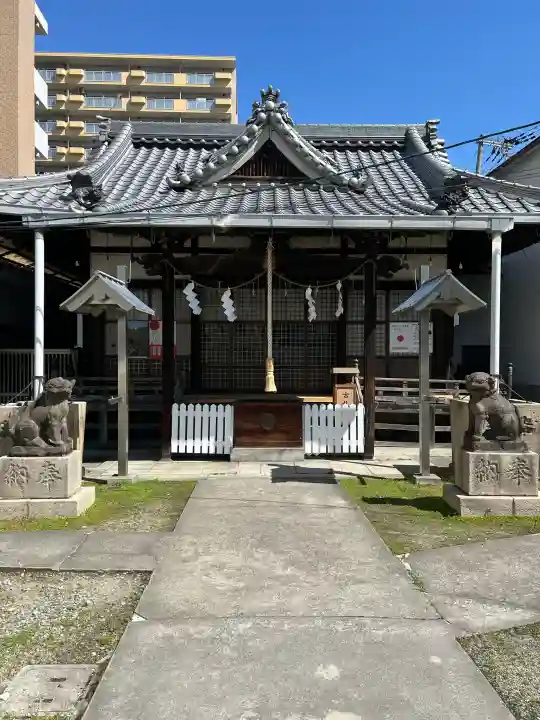 天神社の{uncategorized: "未分類", other: "その他", undefined: "問題あり", building: "その他建物", grave: "お墓", sacred_gate: "鳥居", guardian: "狛犬", statue: "像", buddha: "仏像", history: "歴史", nature: "自然", garden: "庭園", animal: "動物", pagoda: "塔", temizu: "手水舎", mountain_gate: "山門・神門", sanctuary: "本殿・本堂", subordinate: "末社・摂社", art: "芸術", scenery: "景色", jizo: "地蔵", ema: "絵馬", goshuin: "御朱印", omikuji: "おみくじ", items: "授与品その他", amulet: "お守り", goshuincho: "御朱印帳", eats: "食事", festival: "お祭り", votive_dance: "神楽", shichigosan: "七五三参", wedding: "結婚式", experience: "体験その他", initially: "初詣", around: "周辺", anti_infection: "感染症対策"}
