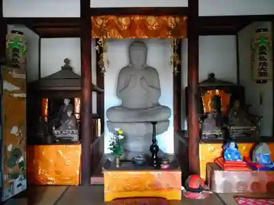 鳳出観音教会の仏像