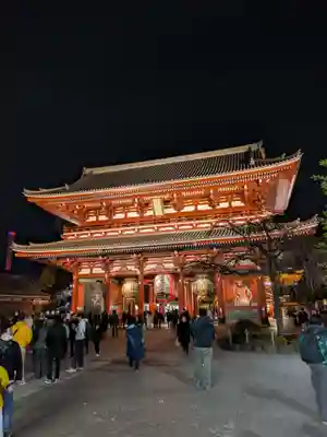 浅草寺の山門・神門