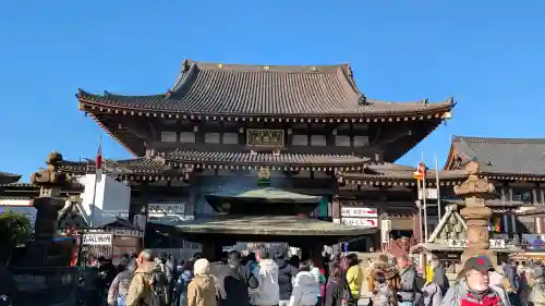 川崎大師（平間寺）の{uncategorized: "未分類", other: "その他", undefined: "問題あり", building: "その他建物", grave: "お墓", sacred_gate: "鳥居", guardian: "狛犬", statue: "像", buddha: "仏像", history: "歴史", nature: "自然", garden: "庭園", animal: "動物", pagoda: "塔", temizu: "手水舎", mountain_gate: "山門・神門", sanctuary: "本殿・本堂", subordinate: "末社・摂社", art: "芸術", scenery: "景色", jizo: "地蔵", ema: "絵馬", goshuin: "御朱印", omikuji: "おみくじ", items: "授与品その他", amulet: "お守り", goshuincho: "御朱印帳", eats: "食事", festival: "お祭り", votive_dance: "神楽", shichigosan: "七五三参", wedding: "結婚式", experience: "体験その他", initially: "初詣", around: "周辺", anti_infection: "感染症対策"}