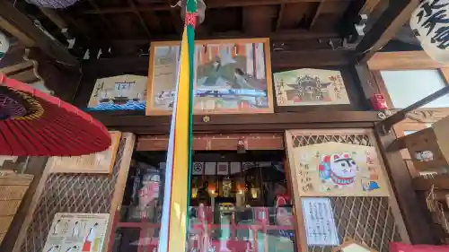 露天神社（お初天神）の{uncategorized: "未分類", other: "その他", undefined: "問題あり", building: "その他建物", grave: "お墓", sacred_gate: "鳥居", guardian: "狛犬", statue: "像", buddha: "仏像", history: "歴史", nature: "自然", garden: "庭園", animal: "動物", pagoda: "塔", temizu: "手水舎", mountain_gate: "山門・神門", sanctuary: "本殿・本堂", subordinate: "末社・摂社", art: "芸術", scenery: "景色", jizo: "地蔵", ema: "絵馬", goshuin: "御朱印", omikuji: "おみくじ", items: "授与品その他", amulet: "お守り", goshuincho: "御朱印帳", eats: "食事", festival: "お祭り", votive_dance: "神楽", shichigosan: "七五三参", wedding: "結婚式", experience: "体験その他", initially: "初詣", around: "周辺", anti_infection: "感染症対策"}