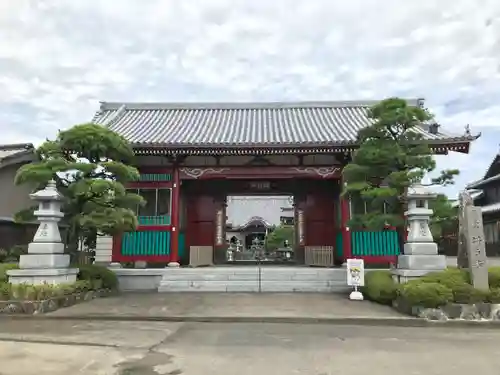 井戸寺の山門