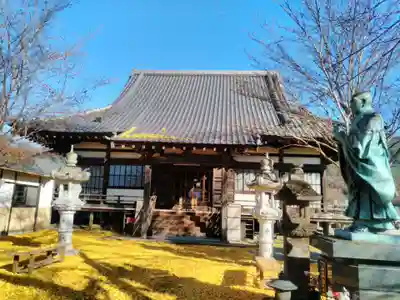 遠照寺の本殿・本堂