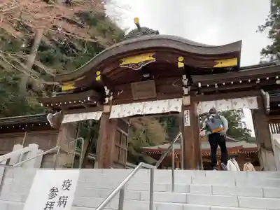 高麗神社の山門・神門