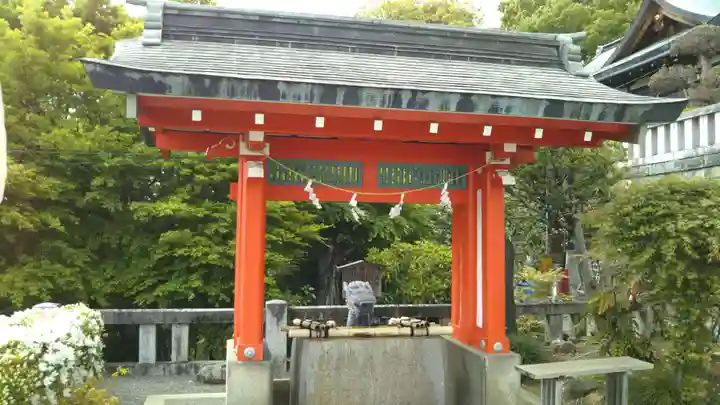 足利織姫神社の手水舎
