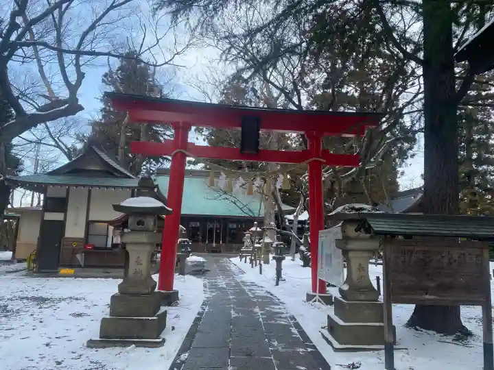 蠶養國神社の{uncategorized: "未分類", other: "その他", undefined: "問題あり", building: "その他建物", grave: "お墓", sacred_gate: "鳥居", guardian: "狛犬", statue: "像", buddha: "仏像", history: "歴史", nature: "自然", garden: "庭園", animal: "動物", pagoda: "塔", temizu: "手水舎", mountain_gate: "山門・神門", sanctuary: "本殿・本堂", subordinate: "末社・摂社", art: "芸術", scenery: "景色", jizo: "地蔵", ema: "絵馬", goshuin: "御朱印", omikuji: "おみくじ", items: "授与品その他", amulet: "お守り", goshuincho: "御朱印帳", eats: "食事", festival: "お祭り", votive_dance: "神楽", shichigosan: "七五三参", wedding: "結婚式", experience: "体験その他", initially: "初詣", around: "周辺", anti_infection: "感染症対策"}