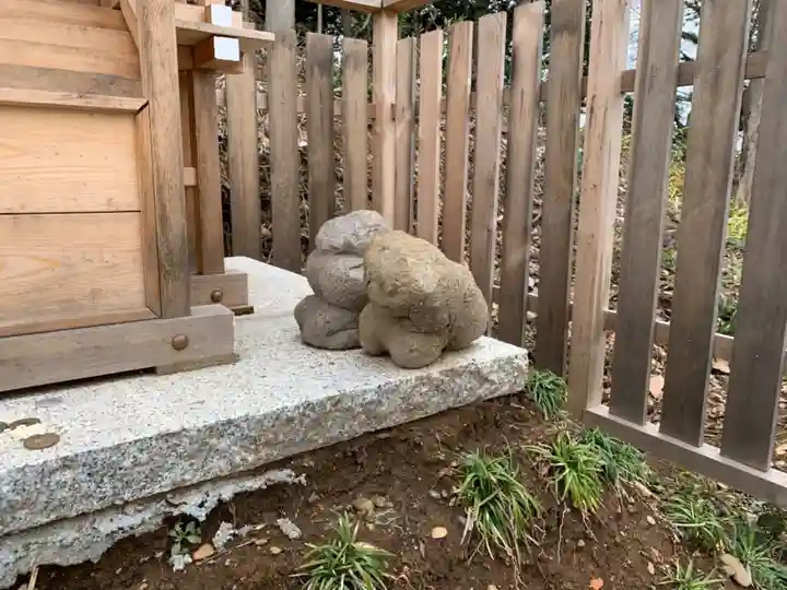 六手八幡神社の狛犬