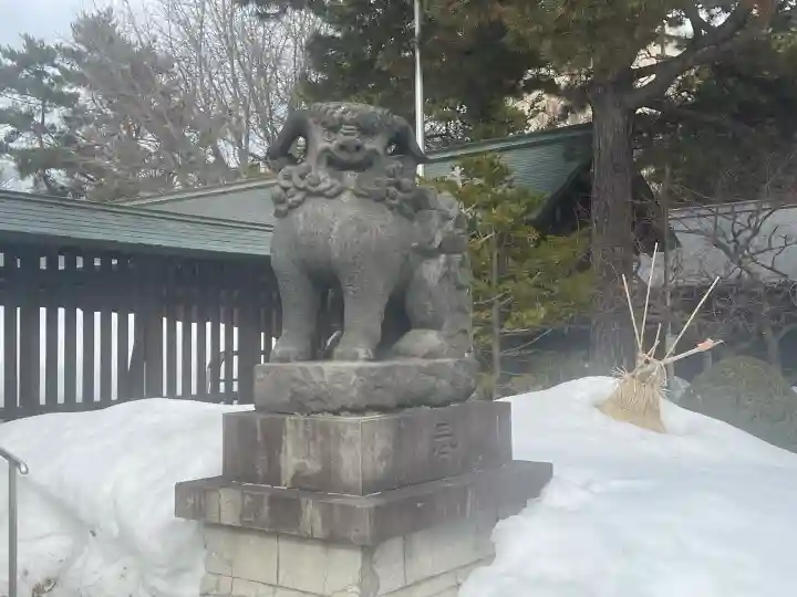 札幌護國神社の{uncategorized: "未分類", other: "その他", undefined: "問題あり", building: "その他建物", grave: "お墓", sacred_gate: "鳥居", guardian: "狛犬", statue: "像", buddha: "仏像", history: "歴史", nature: "自然", garden: "庭園", animal: "動物", pagoda: "塔", temizu: "手水舎", mountain_gate: "山門・神門", sanctuary: "本殿・本堂", subordinate: "末社・摂社", art: "芸術", scenery: "景色", jizo: "地蔵", ema: "絵馬", goshuin: "御朱印", omikuji: "おみくじ", items: "授与品その他", amulet: "お守り", goshuincho: "御朱印帳", eats: "食事", festival: "お祭り", votive_dance: "神楽", shichigosan: "七五三参", wedding: "結婚式", experience: "体験その他", initially: "初詣", around: "周辺", anti_infection: "感染症対策"}