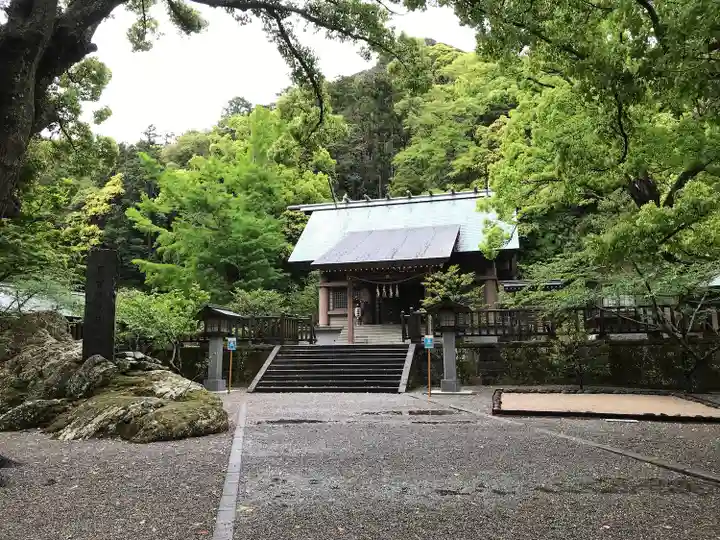 安房神社の本殿・本堂