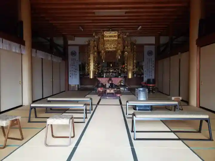 万尺寺の本殿・本堂