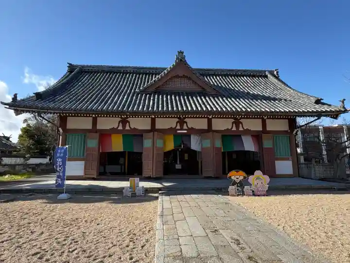 観音寺の{uncategorized: "未分類", other: "その他", undefined: "問題あり", building: "その他建物", grave: "お墓", sacred_gate: "鳥居", guardian: "狛犬", statue: "像", buddha: "仏像", history: "歴史", nature: "自然", garden: "庭園", animal: "動物", pagoda: "塔", temizu: "手水舎", mountain_gate: "山門・神門", sanctuary: "本殿・本堂", subordinate: "末社・摂社", art: "芸術", scenery: "景色", jizo: "地蔵", ema: "絵馬", goshuin: "御朱印", omikuji: "おみくじ", items: "授与品その他", amulet: "お守り", goshuincho: "御朱印帳", eats: "食事", festival: "お祭り", votive_dance: "神楽", shichigosan: "七五三参", wedding: "結婚式", experience: "体験その他", initially: "初詣", around: "周辺", anti_infection: "感染症対策"}