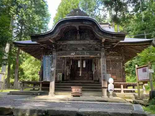 真福寺の本殿