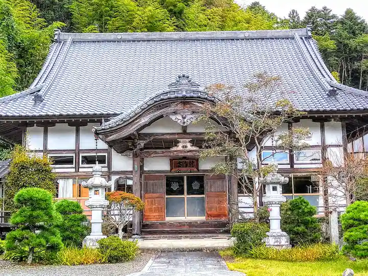 龍澤寺の本殿・本堂