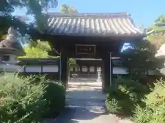 西生寺の山門