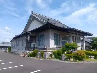 笠松別院の{uncategorized: "未分類", other: "その他", undefined: "問題あり", building: "その他建物", grave: "お墓", sacred_gate: "鳥居", guardian: "狛犬", statue: "像", buddha: "仏像", history: "歴史", nature: "自然", garden: "庭園", animal: "動物", pagoda: "塔", temizu: "手水舎", mountain_gate: "山門・神門", sanctuary: "本殿・本堂", subordinate: "末社・摂社", art: "芸術", scenery: "景色", jizo: "地蔵", ema: "絵馬", goshuin: "御朱印", omikuji: "おみくじ", items: "授与品その他", amulet: "お守り", goshuincho: "御朱印帳", eats: "食事", festival: "お祭り", votive_dance: "神楽", shichigosan: "七五三参", wedding: "結婚式", experience: "体験その他", initially: "初詣", around: "周辺", anti_infection: "感染症対策"}