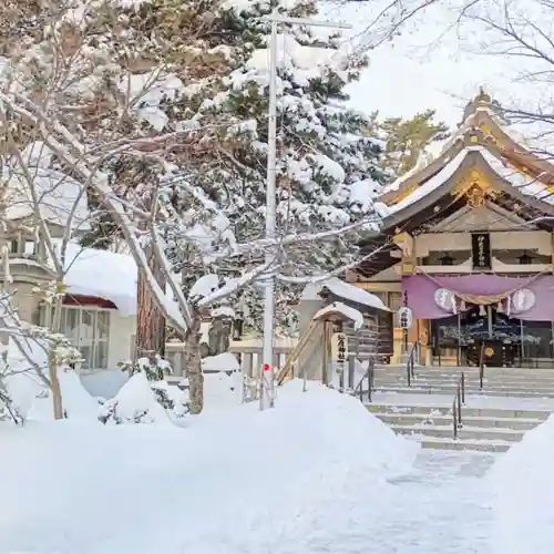 彌彦神社　(伊夜日子神社)の本殿・本堂