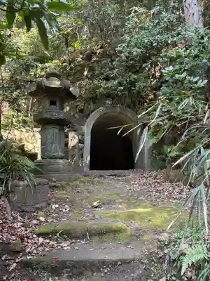 安國論寺（安国論寺）の{uncategorized: "未分類", other: "その他", undefined: "問題あり", building: "その他建物", grave: "お墓", sacred_gate: "鳥居", guardian: "狛犬", statue: "像", buddha: "仏像", history: "歴史", nature: "自然", garden: "庭園", animal: "動物", pagoda: "塔", temizu: "手水舎", mountain_gate: "山門・神門", sanctuary: "本殿・本堂", subordinate: "末社・摂社", art: "芸術", scenery: "景色", jizo: "地蔵", ema: "絵馬", goshuin: "御朱印", omikuji: "おみくじ", items: "授与品その他", amulet: "お守り", goshuincho: "御朱印帳", eats: "食事", festival: "お祭り", votive_dance: "神楽", shichigosan: "七五三参", wedding: "結婚式", experience: "体験その他", initially: "初詣", around: "周辺", anti_infection: "感染症対策"}