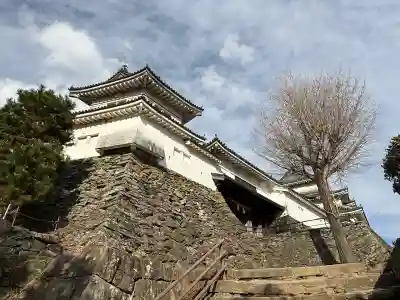 和歌山縣護國神社の{uncategorized: "未分類", other: "その他", undefined: "問題あり", building: "その他建物", grave: "お墓", sacred_gate: "鳥居", guardian: "狛犬", statue: "像", buddha: "仏像", history: "歴史", nature: "自然", garden: "庭園", animal: "動物", pagoda: "塔", temizu: "手水舎", mountain_gate: "山門・神門", sanctuary: "本殿・本堂", subordinate: "末社・摂社", art: "芸術", scenery: "景色", jizo: "地蔵", ema: "絵馬", goshuin: "御朱印", omikuji: "おみくじ", items: "授与品その他", amulet: "お守り", goshuincho: "御朱印帳", eats: "食事", festival: "お祭り", votive_dance: "神楽", shichigosan: "七五三参", wedding: "結婚式", experience: "体験その他", initially: "初詣", around: "周辺", anti_infection: "感染症対策"}