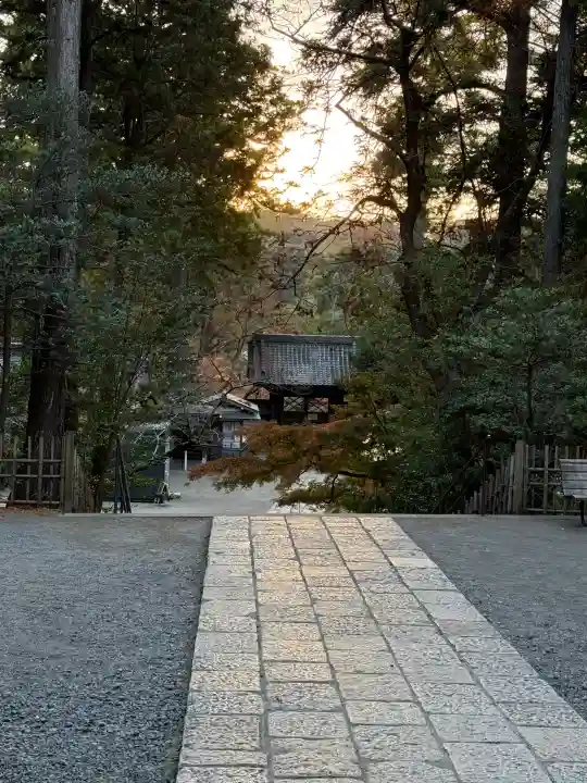 円覚寺の{uncategorized: "未分類", other: "その他", undefined: "問題あり", building: "その他建物", grave: "お墓", sacred_gate: "鳥居", guardian: "狛犬", statue: "像", buddha: "仏像", history: "歴史", nature: "自然", garden: "庭園", animal: "動物", pagoda: "塔", temizu: "手水舎", mountain_gate: "山門・神門", sanctuary: "本殿・本堂", subordinate: "末社・摂社", art: "芸術", scenery: "景色", jizo: "地蔵", ema: "絵馬", goshuin: "御朱印", omikuji: "おみくじ", items: "授与品その他", amulet: "お守り", goshuincho: "御朱印帳", eats: "食事", festival: "お祭り", votive_dance: "神楽", shichigosan: "七五三参", wedding: "結婚式", experience: "体験その他", initially: "初詣", around: "周辺", anti_infection: "感染症対策"}