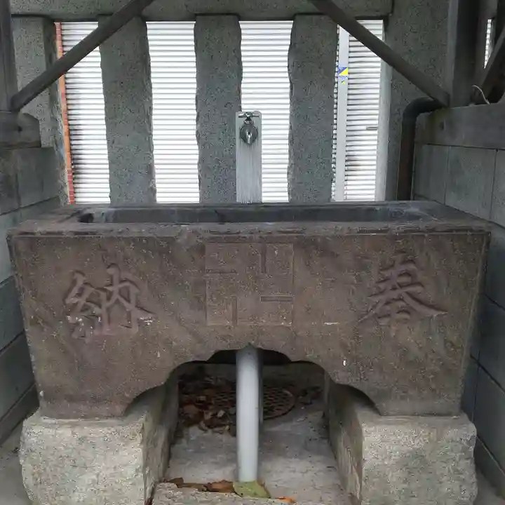 諏訪神社の手水舎
