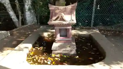 玉田の朱色のお社の本殿・本堂