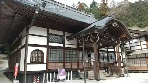 龍穏寺の本殿