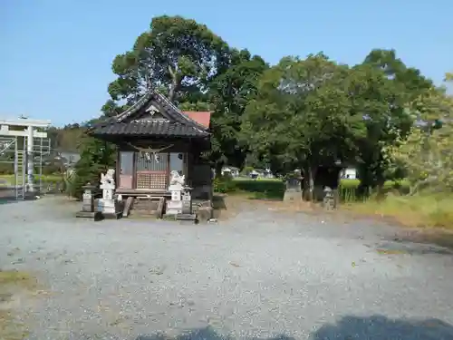 萩尾神社の建物その他