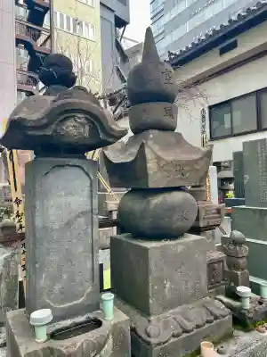 花岳院の{uncategorized: "未分類", other: "その他", undefined: "問題あり", building: "その他建物", grave: "お墓", sacred_gate: "鳥居", guardian: "狛犬", statue: "像", buddha: "仏像", history: "歴史", nature: "自然", garden: "庭園", animal: "動物", pagoda: "塔", temizu: "手水舎", mountain_gate: "山門・神門", sanctuary: "本殿・本堂", subordinate: "末社・摂社", art: "芸術", scenery: "景色", jizo: "地蔵", ema: "絵馬", goshuin: "御朱印", omikuji: "おみくじ", items: "授与品その他", amulet: "お守り", goshuincho: "御朱印帳", eats: "食事", festival: "お祭り", votive_dance: "神楽", shichigosan: "七五三参", wedding: "結婚式", experience: "体験その他", initially: "初詣", around: "周辺", anti_infection: "感染症対策"}