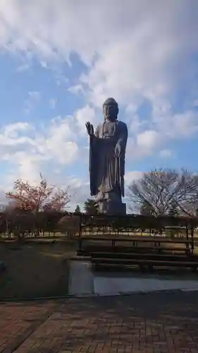 東本願寺本廟 牛久浄苑（牛久大仏）の仏像