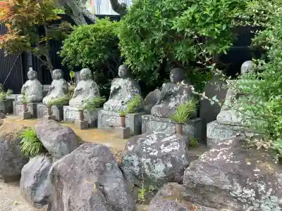 密蔵寺の{uncategorized: "未分類", other: "その他", undefined: "問題あり", building: "その他建物", grave: "お墓", sacred_gate: "鳥居", guardian: "狛犬", statue: "像", buddha: "仏像", history: "歴史", nature: "自然", garden: "庭園", animal: "動物", pagoda: "塔", temizu: "手水舎", mountain_gate: "山門・神門", sanctuary: "本殿・本堂", subordinate: "末社・摂社", art: "芸術", scenery: "景色", jizo: "地蔵", ema: "絵馬", goshuin: "御朱印", omikuji: "おみくじ", items: "授与品その他", amulet: "お守り", goshuincho: "御朱印帳", eats: "食事", festival: "お祭り", votive_dance: "神楽", shichigosan: "七五三参", wedding: "結婚式", experience: "体験その他", initially: "初詣", around: "周辺", anti_infection: "感染症対策"}