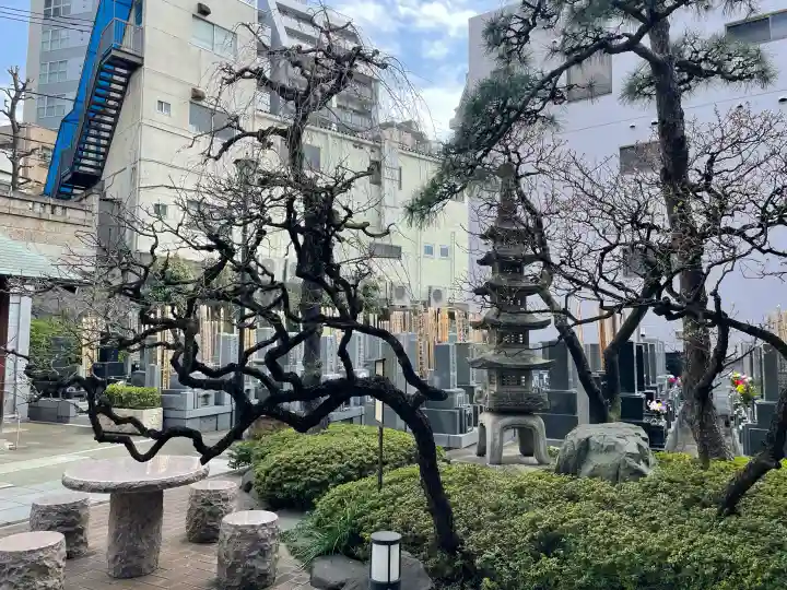 妙清寺の{uncategorized: "未分類", other: "その他", undefined: "問題あり", building: "その他建物", grave: "お墓", sacred_gate: "鳥居", guardian: "狛犬", statue: "像", buddha: "仏像", history: "歴史", nature: "自然", garden: "庭園", animal: "動物", pagoda: "塔", temizu: "手水舎", mountain_gate: "山門・神門", sanctuary: "本殿・本堂", subordinate: "末社・摂社", art: "芸術", scenery: "景色", jizo: "地蔵", ema: "絵馬", goshuin: "御朱印", omikuji: "おみくじ", items: "授与品その他", amulet: "お守り", goshuincho: "御朱印帳", eats: "食事", festival: "お祭り", votive_dance: "神楽", shichigosan: "七五三参", wedding: "結婚式", experience: "体験その他", initially: "初詣", around: "周辺", anti_infection: "感染症対策"}