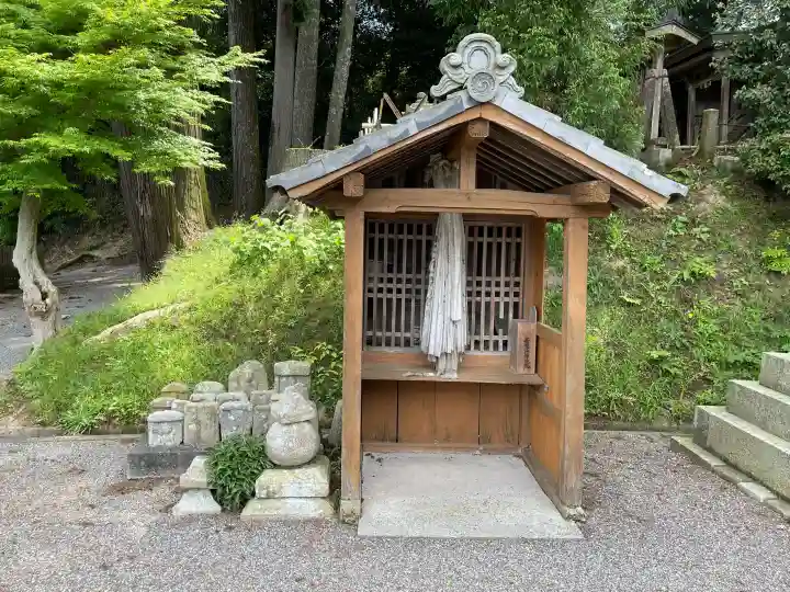 淨光院安楽寺の{uncategorized: "未分類", other: "その他", undefined: "問題あり", building: "その他建物", grave: "お墓", sacred_gate: "鳥居", guardian: "狛犬", statue: "像", buddha: "仏像", history: "歴史", nature: "自然", garden: "庭園", animal: "動物", pagoda: "塔", temizu: "手水舎", mountain_gate: "山門・神門", sanctuary: "本殿・本堂", subordinate: "末社・摂社", art: "芸術", scenery: "景色", jizo: "地蔵", ema: "絵馬", goshuin: "御朱印", omikuji: "おみくじ", items: "授与品その他", amulet: "お守り", goshuincho: "御朱印帳", eats: "食事", festival: "お祭り", votive_dance: "神楽", shichigosan: "七五三参", wedding: "結婚式", experience: "体験その他", initially: "初詣", around: "周辺", anti_infection: "感染症対策"}