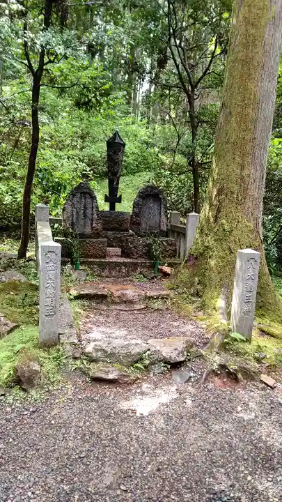御岩神社の末社・摂社