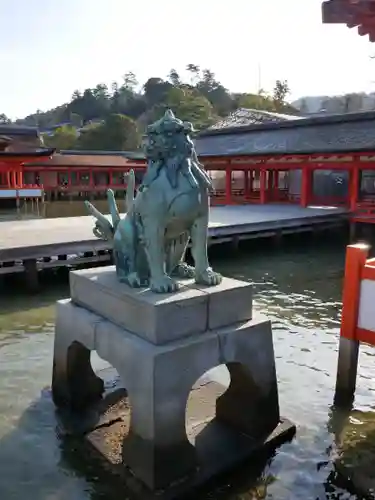 厳島神社の狛犬