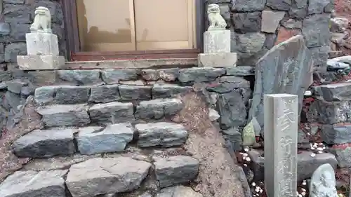 烏帽子岩神社(山梨県)