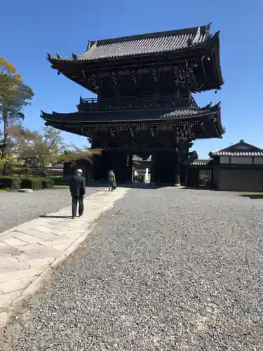 清凉寺の山門