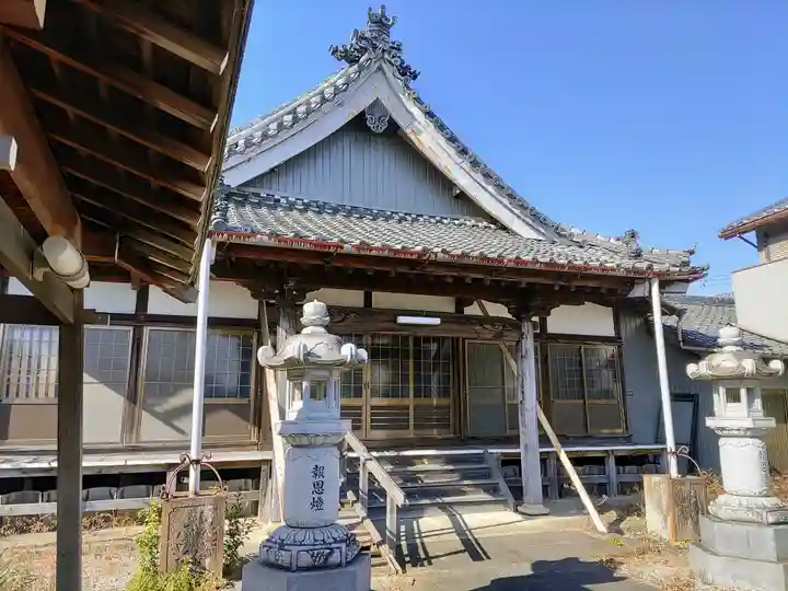 明真寺の本殿・本堂