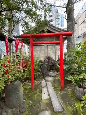 隆栄稲荷神社の{uncategorized: "未分類", other: "その他", undefined: "問題あり", building: "その他建物", grave: "お墓", sacred_gate: "鳥居", guardian: "狛犬", statue: "像", buddha: "仏像", history: "歴史", nature: "自然", garden: "庭園", animal: "動物", pagoda: "塔", temizu: "手水舎", mountain_gate: "山門・神門", sanctuary: "本殿・本堂", subordinate: "末社・摂社", art: "芸術", scenery: "景色", jizo: "地蔵", ema: "絵馬", goshuin: "御朱印", omikuji: "おみくじ", items: "授与品その他", amulet: "お守り", goshuincho: "御朱印帳", eats: "食事", festival: "お祭り", votive_dance: "神楽", shichigosan: "七五三参", wedding: "結婚式", experience: "体験その他", initially: "初詣", around: "周辺", anti_infection: "感染症対策"}