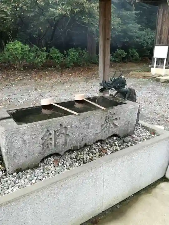 結城諏訪神社の手水舎