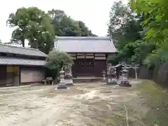 神明社の本殿