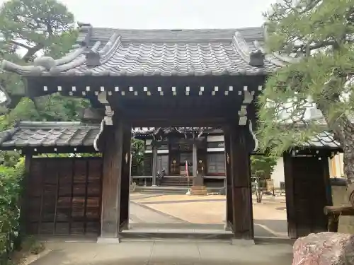 観音寺の{uncategorized: "未分類", other: "その他", undefined: "問題あり", building: "その他建物", grave: "お墓", sacred_gate: "鳥居", guardian: "狛犬", statue: "像", buddha: "仏像", history: "歴史", nature: "自然", garden: "庭園", animal: "動物", pagoda: "塔", temizu: "手水舎", mountain_gate: "山門・神門", sanctuary: "本殿・本堂", subordinate: "末社・摂社", art: "芸術", scenery: "景色", jizo: "地蔵", ema: "絵馬", goshuin: "御朱印", omikuji: "おみくじ", items: "授与品その他", amulet: "お守り", goshuincho: "御朱印帳", eats: "食事", festival: "お祭り", votive_dance: "神楽", shichigosan: "七五三参", wedding: "結婚式", experience: "体験その他", initially: "初詣", around: "周辺", anti_infection: "感染症対策"}