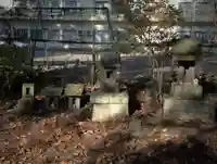 東崕稲荷神社の末社・摂社