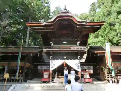 諏訪大社下社秋宮の本殿・本堂