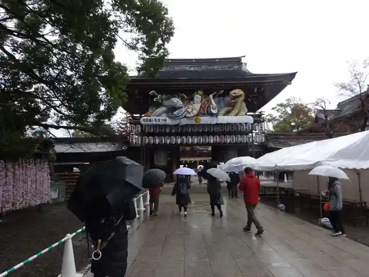 寒川神社の山門・神門